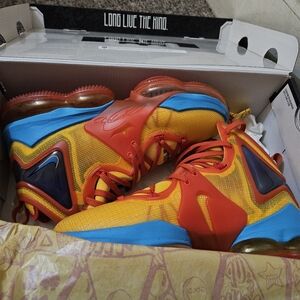 Lebron 19 space jams! (Slight blemish!)